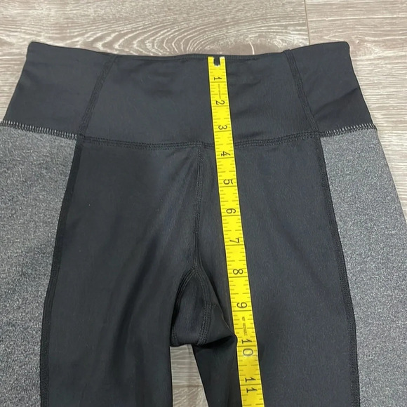 NWOT Betsey Johnson Performance Black, Charcoal and Gold Color Block leggings XS - Picture 12 of 15